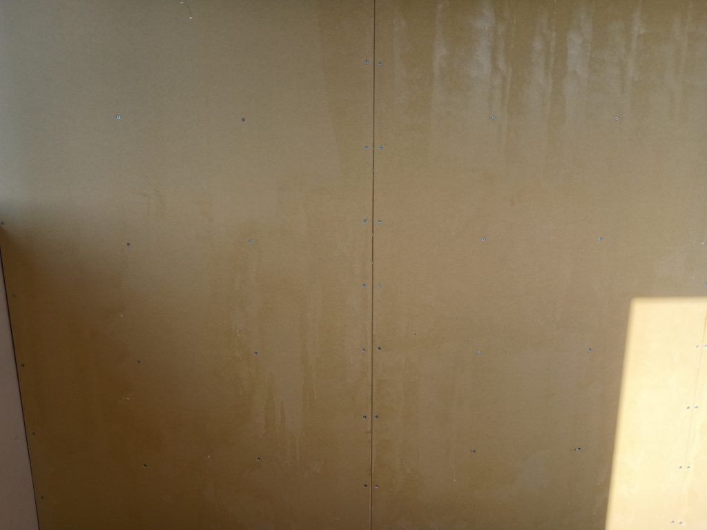 ボード壁：シーラー塗布後