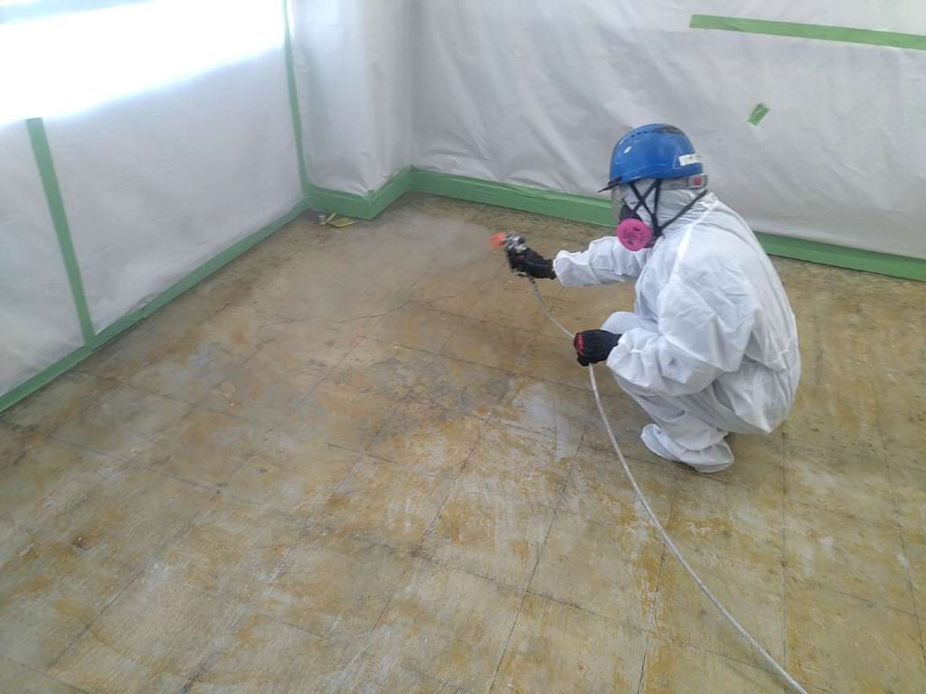 撤去完了後の床に散布