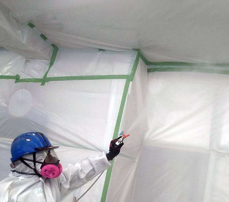 撤去完了後に部屋全体に散布