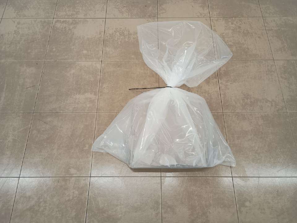 石綿含有建材（レベル3）2重詰め写真