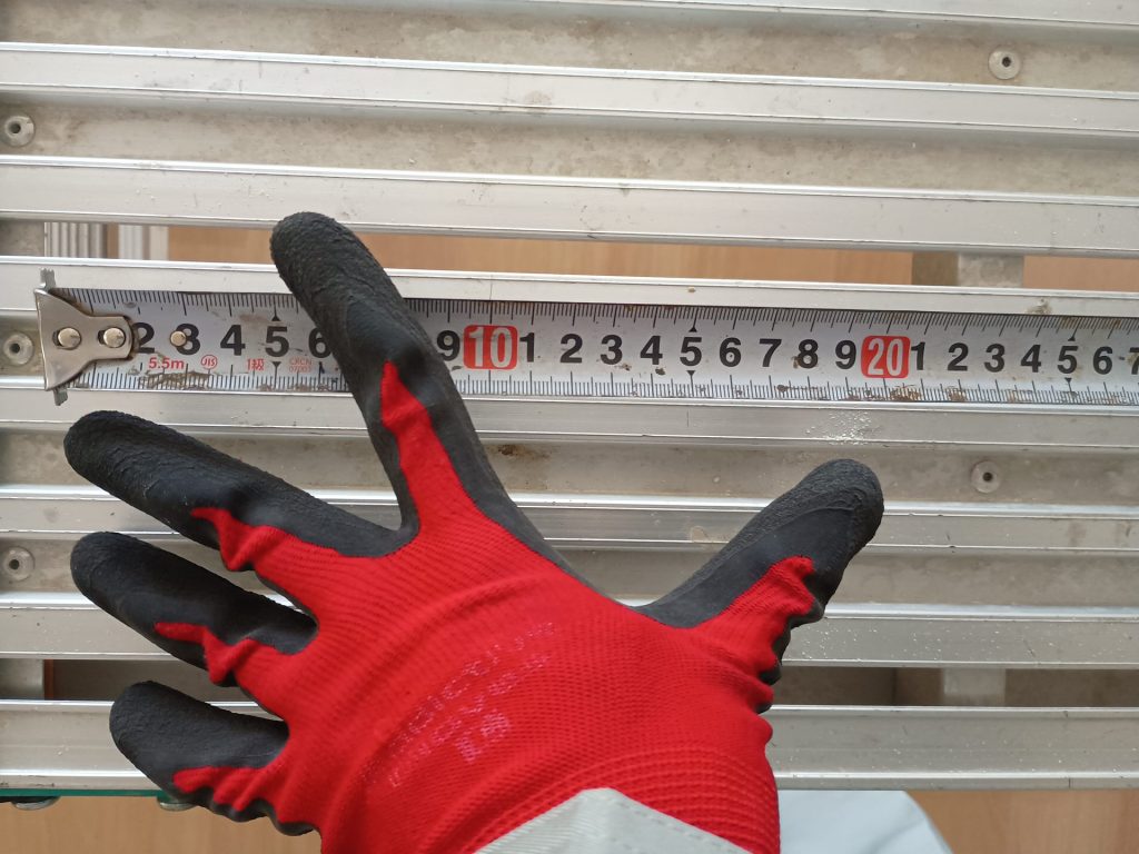 手の大きさ、親指から小指でdaitai150mm