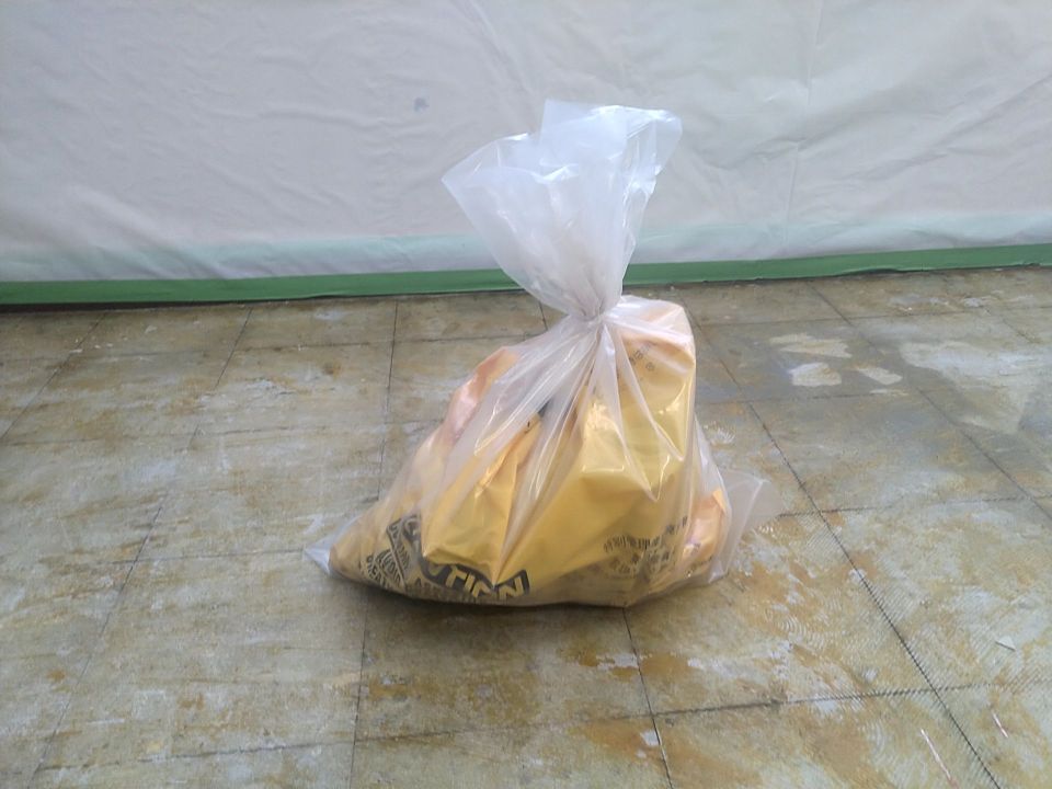 廃石綿等：袋詰め2重目