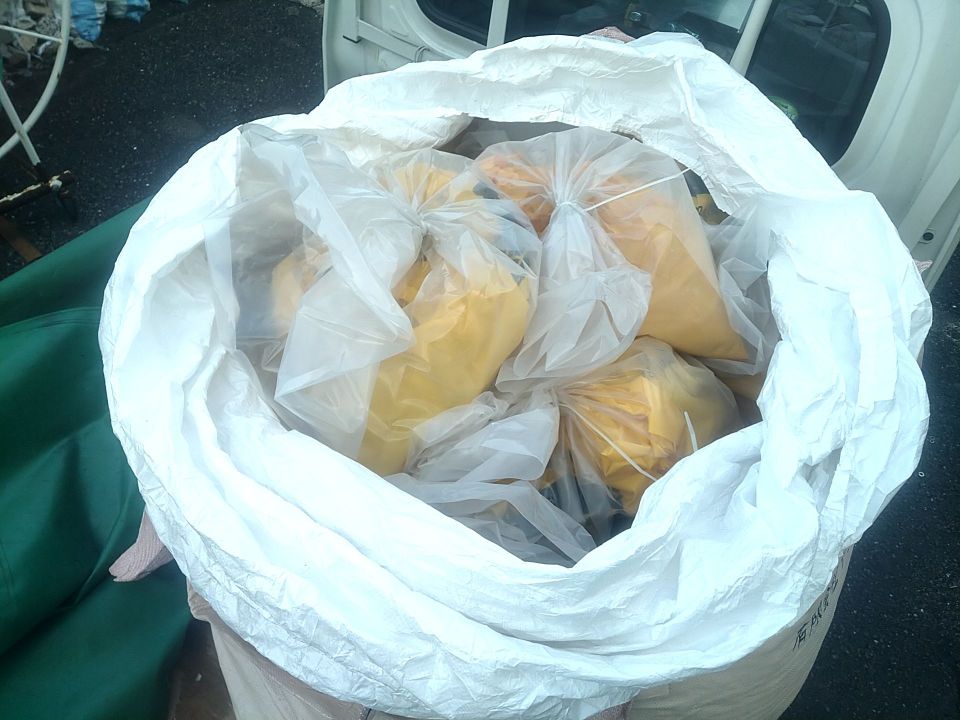 アスベスト廃棄物：フレコンの中身