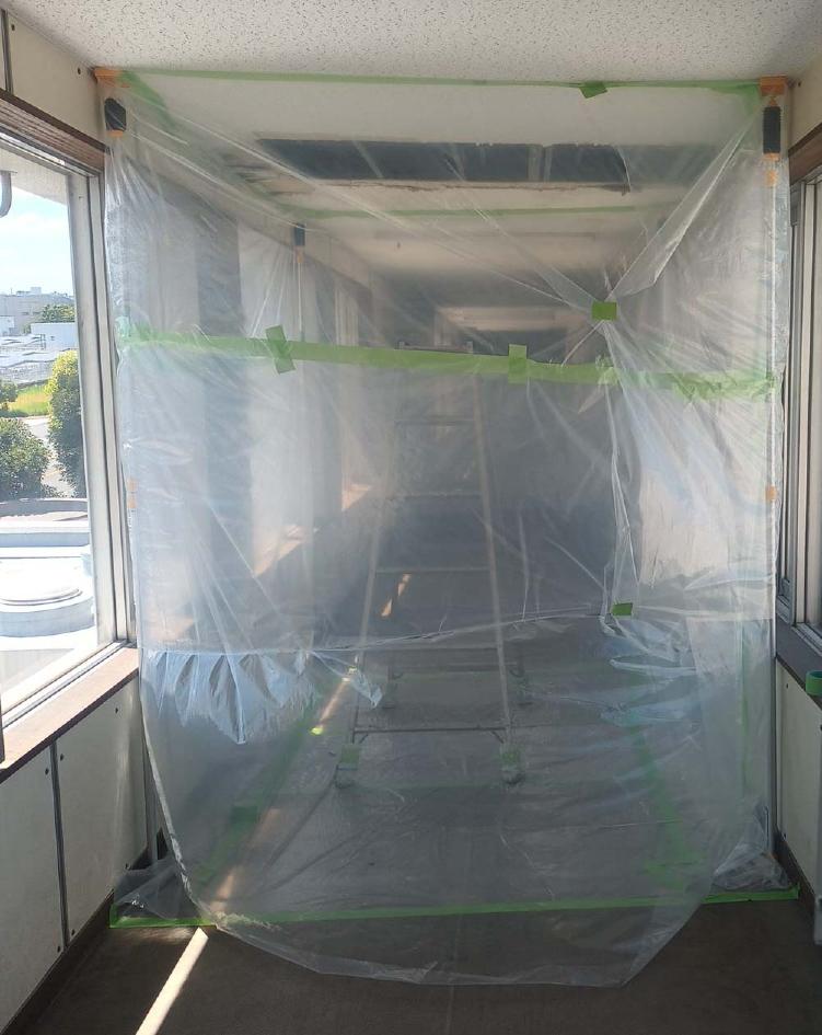 アスベスト養生　シャフトでの簡易区画 外観　プラスチックシート